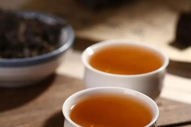  喝茶水对身体有什么好处和坏处？一文统统告诉你