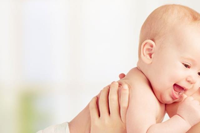 小月龄幼童发育迟缓会有什么症状？2~18个月月龄出现这类症状需警惕