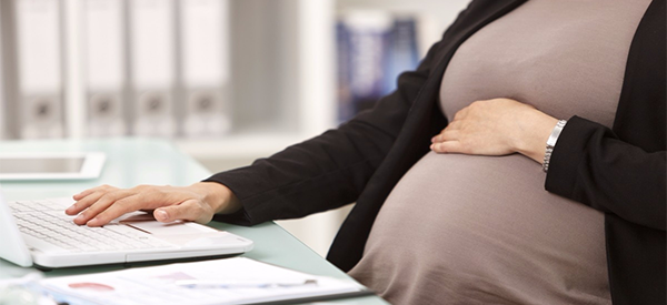 没结婚的女性职工怀孕能不能享受产假？